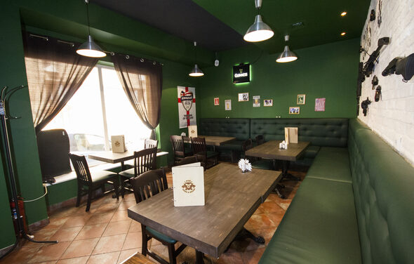 Лофт-бар в британском стиле 