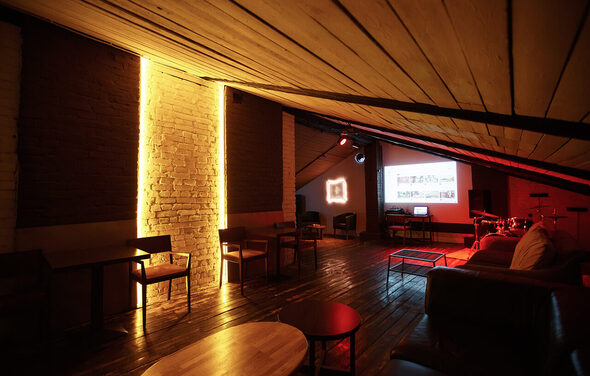  Duty Free Loft. Мансарда в центре Петербурга