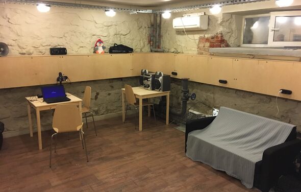 антикафе Эксперт Мини-лофт с большим экраном