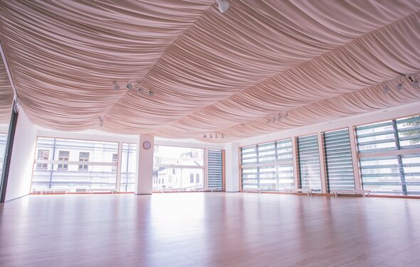 Лофт с панорамными окнами в центре Москвы