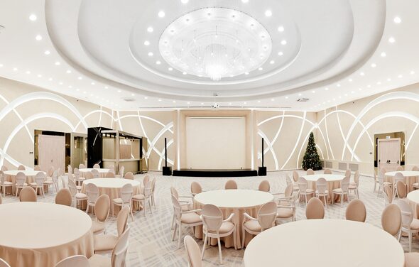 Современный банкетный зал