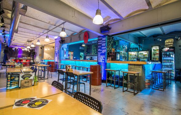 Бар в стиле лофт под закрытие