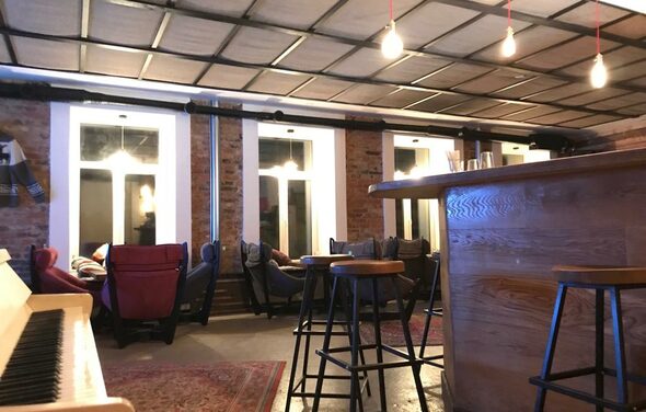 Фактум. Уютный лофт с мягкими диванами