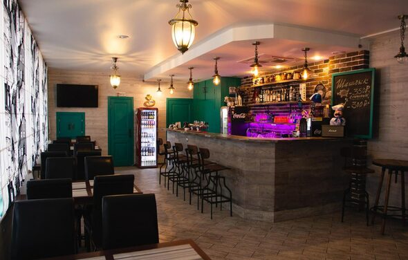 Lighthouse Bar. Лофт-бар с отдельным входом