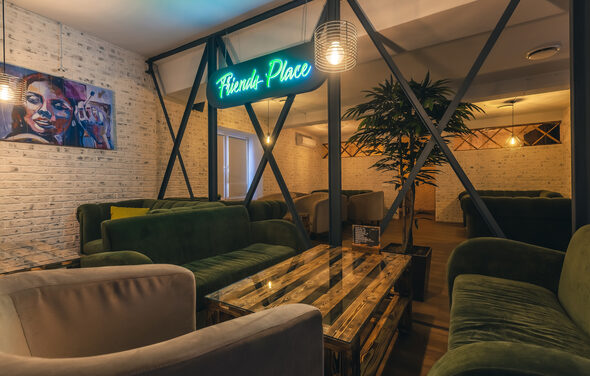 Лаунж-бар Friends place в Москве