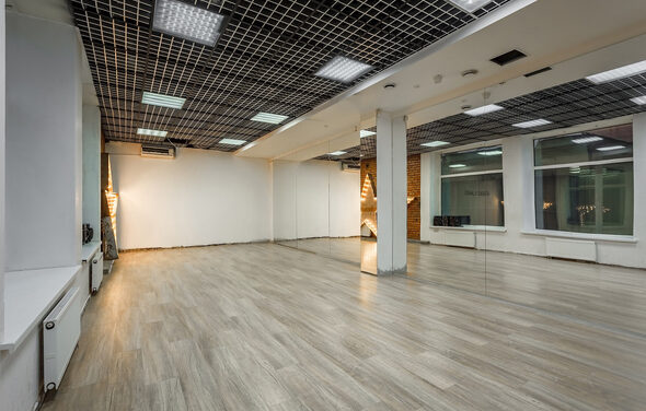 Gold&Dance Светлый лофт с окнами на Новокузнецкой