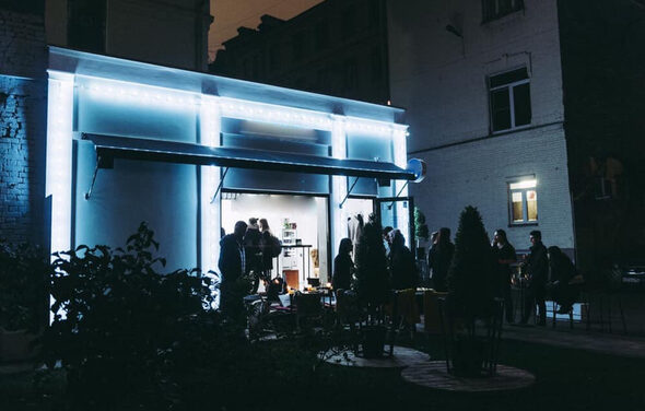 Лофт с панорамными окнами в центре города