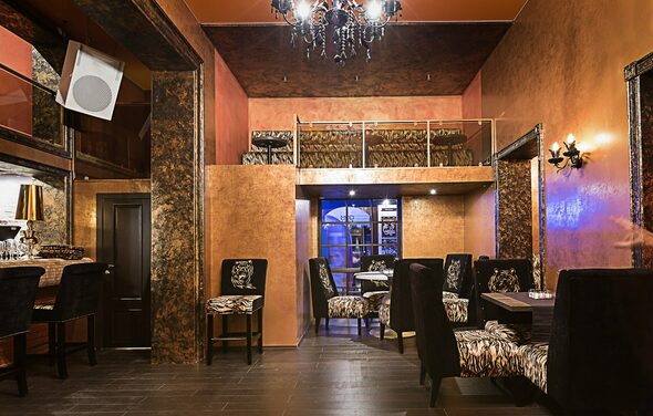 Лаунж бар под закрытие