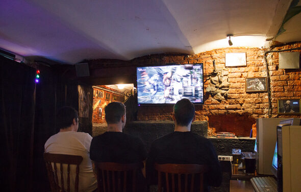 Бар под закрытие для любителей игр