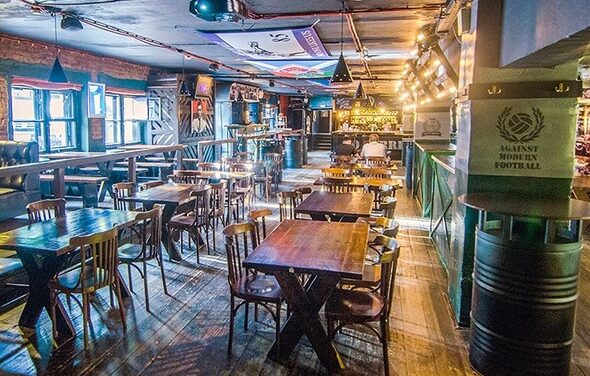 Бар со сценой в стиле рок