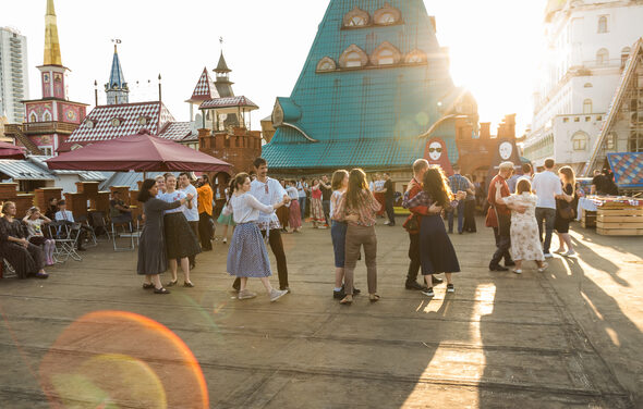 Vernissage Крыша для концертов и торжеств
