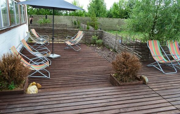 Загородная зона отдыха с бассейном