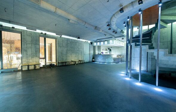 Клубное пространство с выходом на крышу