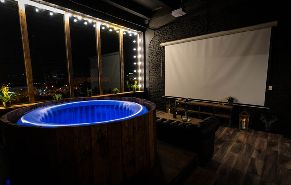 Igloobar. Уникальный лофт-кинозал 