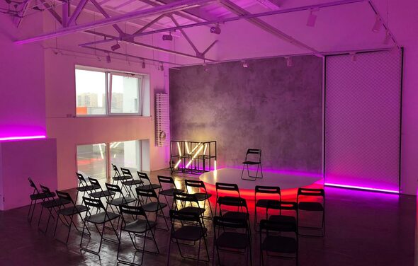 Qweex Campus Неоновый лофт на Савеловской