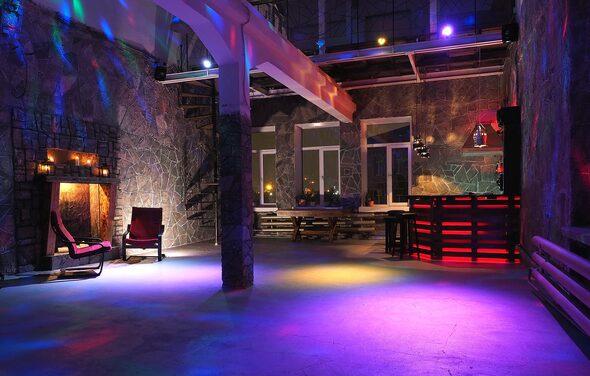 Two-level loft with a bar counter 