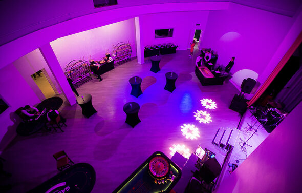 Сегмент Холл