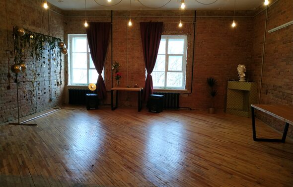 Event Space Лофт-пространство с кирпичными стенами