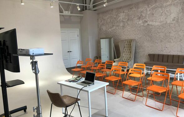 Qweex Campus Стильный лофт с высокими потолками