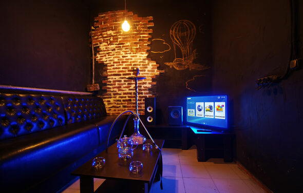 Кальянная Steam Machine. Темный лофт с кальянами