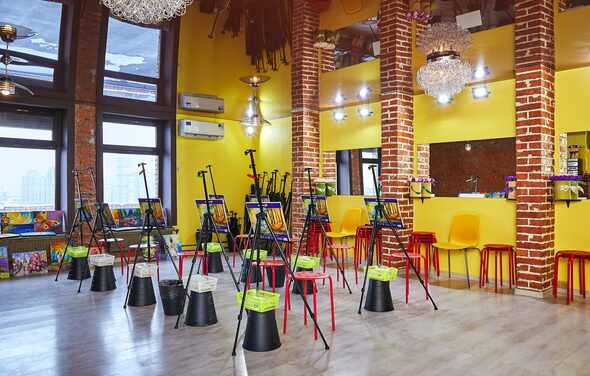 Art -studio Яркий лофт с выходом на крышу