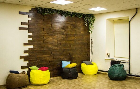 Алсион Лофт с гримеркой