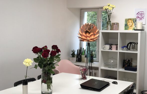 Светлый зал для творческих встреч, мастер-классов