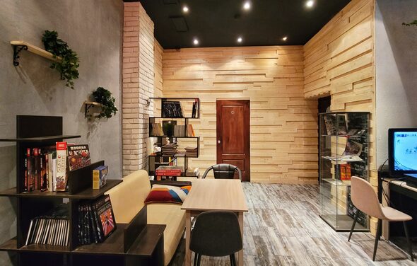 Дизайнерский лофт с панорамными окнами и кухней