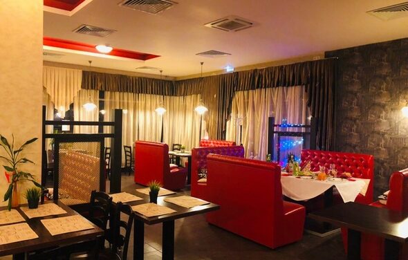 Кафе с панорамными окнами под закрытие