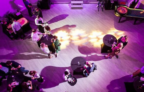 Министерство кейтеринг Белый зал со сценой