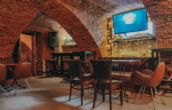 Караоке-бар ШКАФ. Караоке-лофт со сводчатыми потолками