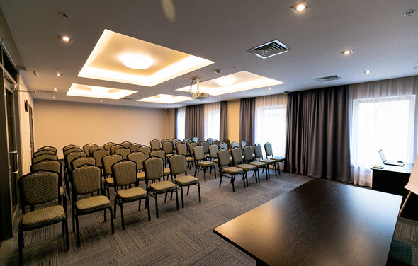 Оборудованный конференц-зал