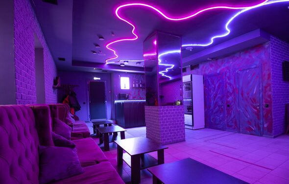 Лофт с атмосферой неона в центре Москвы