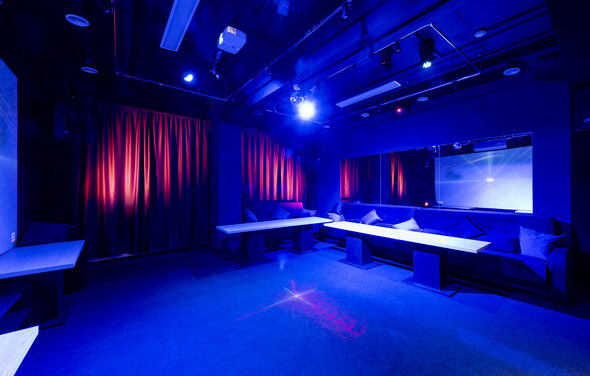 Зеркальный Лофт с Караоке и светомузыкой