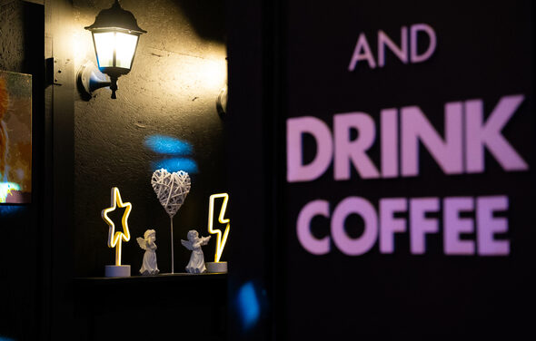 Концертная площадка с панорамными окнами