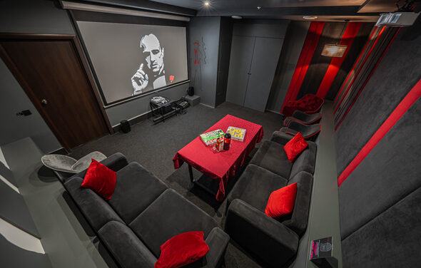 Зал в стиле "мафия"