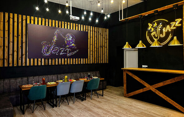 Зал Джаз. Лофт-зал со сценой