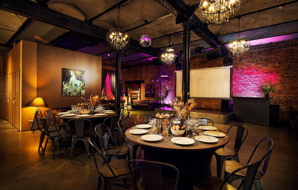 Basement Hall зал с авторским дизайном