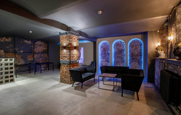 Лофт-зал с грифельной стеной