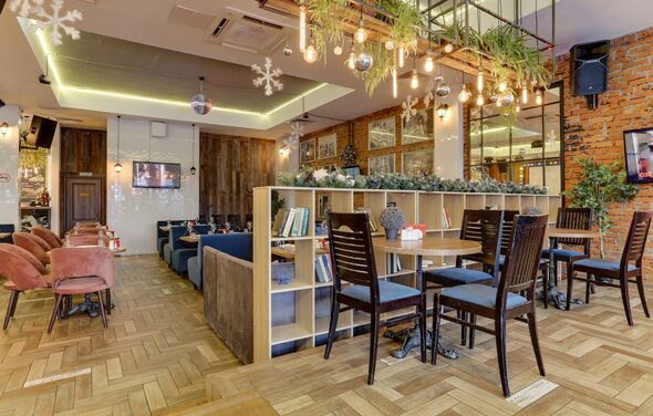 Территория  Просторный бар-ресторан