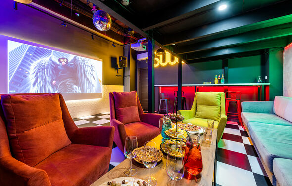 Лофт в стиле диско с двумя этажами 