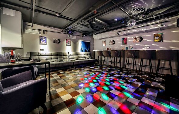 Лофт-зал в диско стиле 