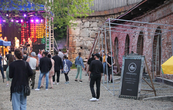 Большое пространство из нескольких залов в Черноисточинске