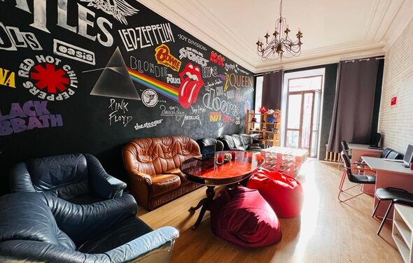 Топчик Лаундж зона с балконом 