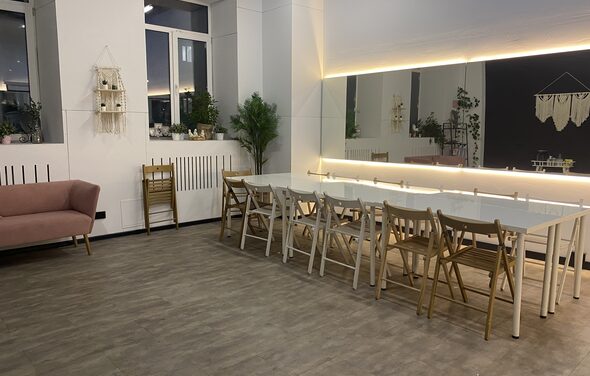 Meet.Moscow Светлое пространство с зеркалом