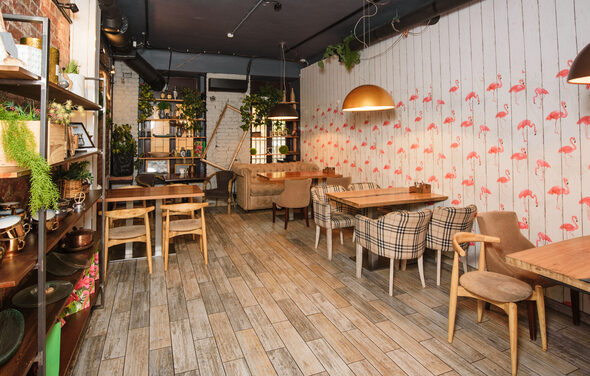 Зал в светлых тонах