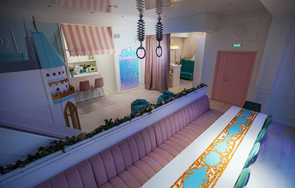 Светлое пространство в ярких красках