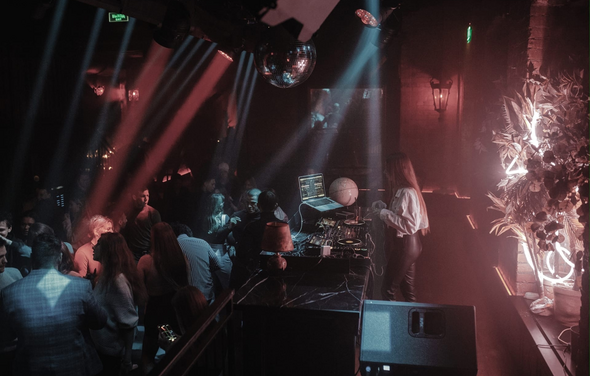 Fantastique Ночной клуб с необычным интерьером