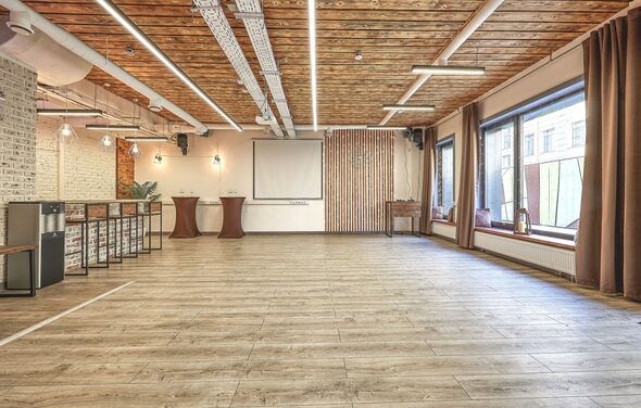 Loft Lodge 8. Яркий зал со светомузыкой