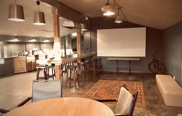 Roof Hooty Place. Лофт-мансарда 